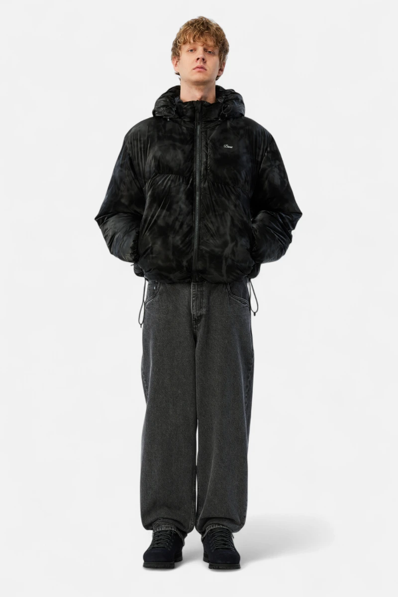 Wavy Puffer Black on model